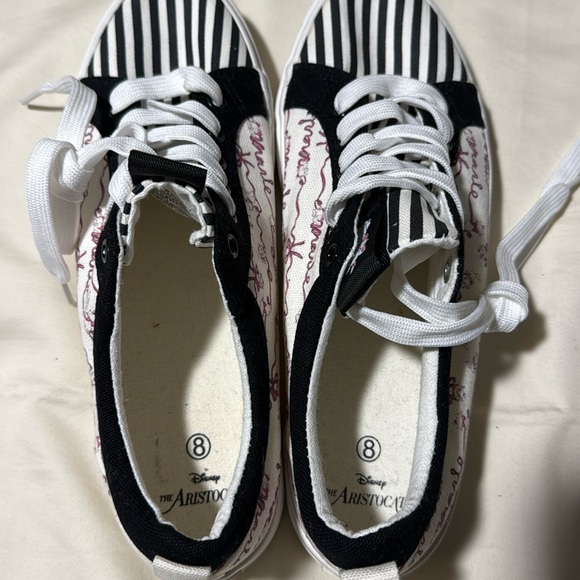 Disney The Aristocats Marie Stripe Lace-Up Sneakers from Hot Topic in size 8 - Picture 4 of 8